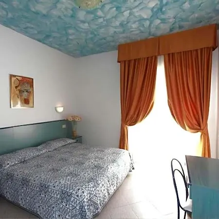 Storione 3*